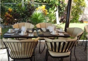Outdoor dining - Grand Royal Lagoon (Cancun)