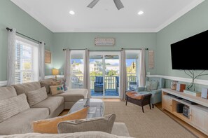 TV - 93 Waters Edge - Townhome - Pool (Folly Beach)