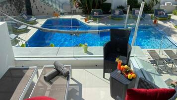 Indoor pool, outdoor pool