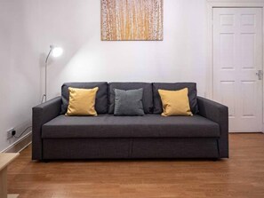 TV - ☆ Spacious 2 Bed flat, Close to University ☆ (Dundee)