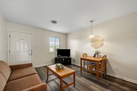 Standard Suite | Living area