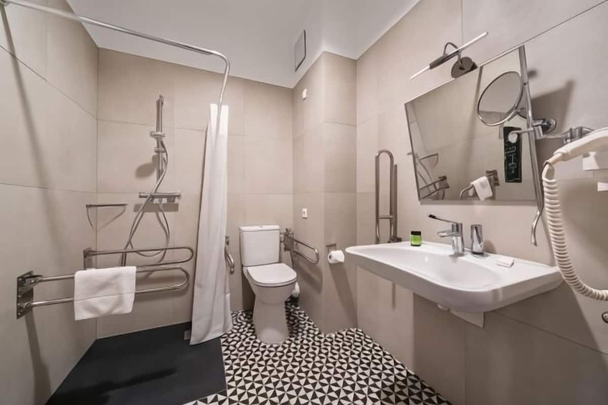 Bad | Miljøvennlige toalettsaker, hårføner og håndklær