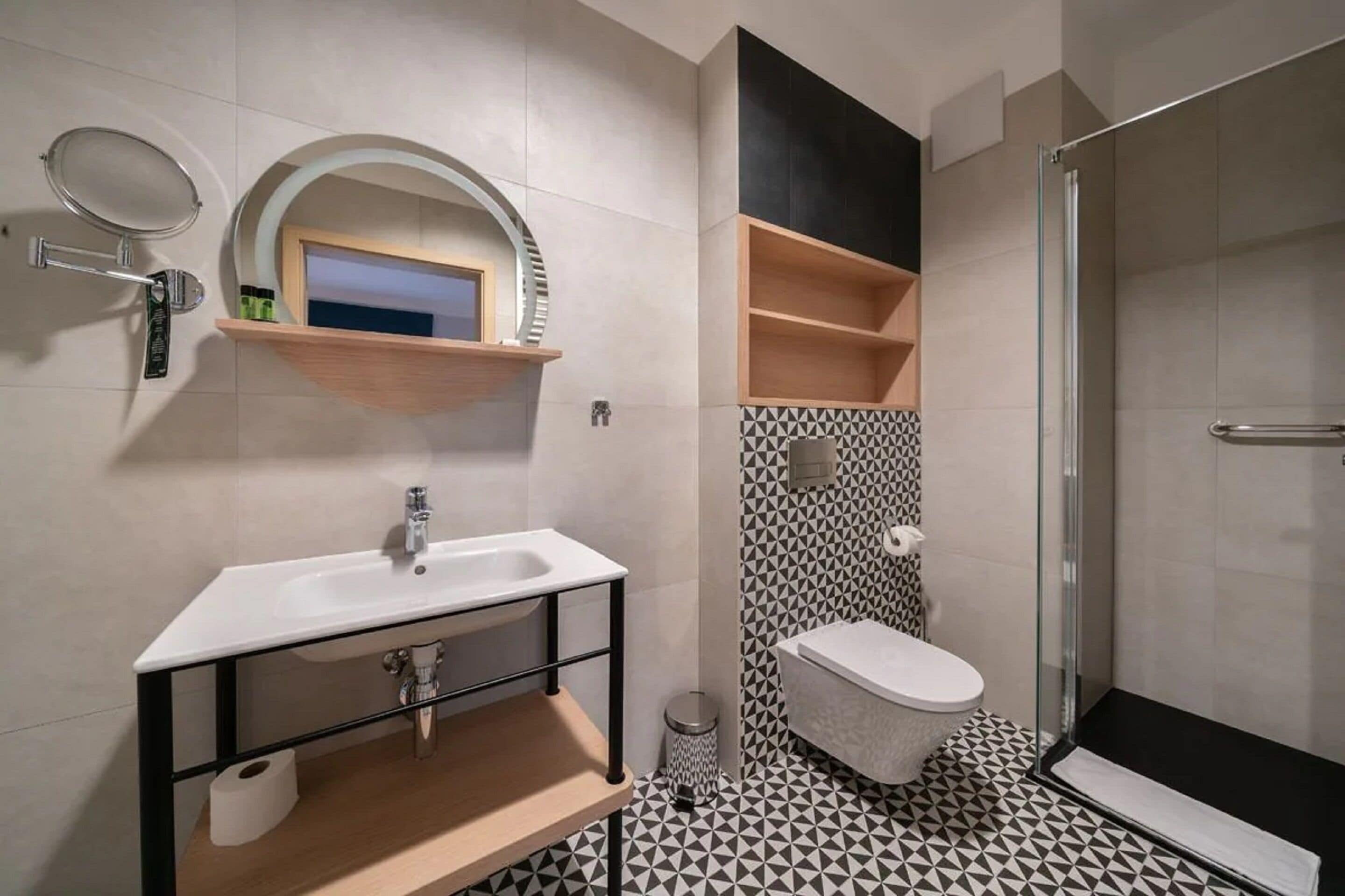 executive room, multiple beds | bathroom | eco-friendly toiletries, hair dryer, towels