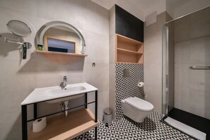 Executive Room, Berbilang Katil | Bilik Mandi | Kelengkapan dandanan diri mesra alam, pengering rambut 