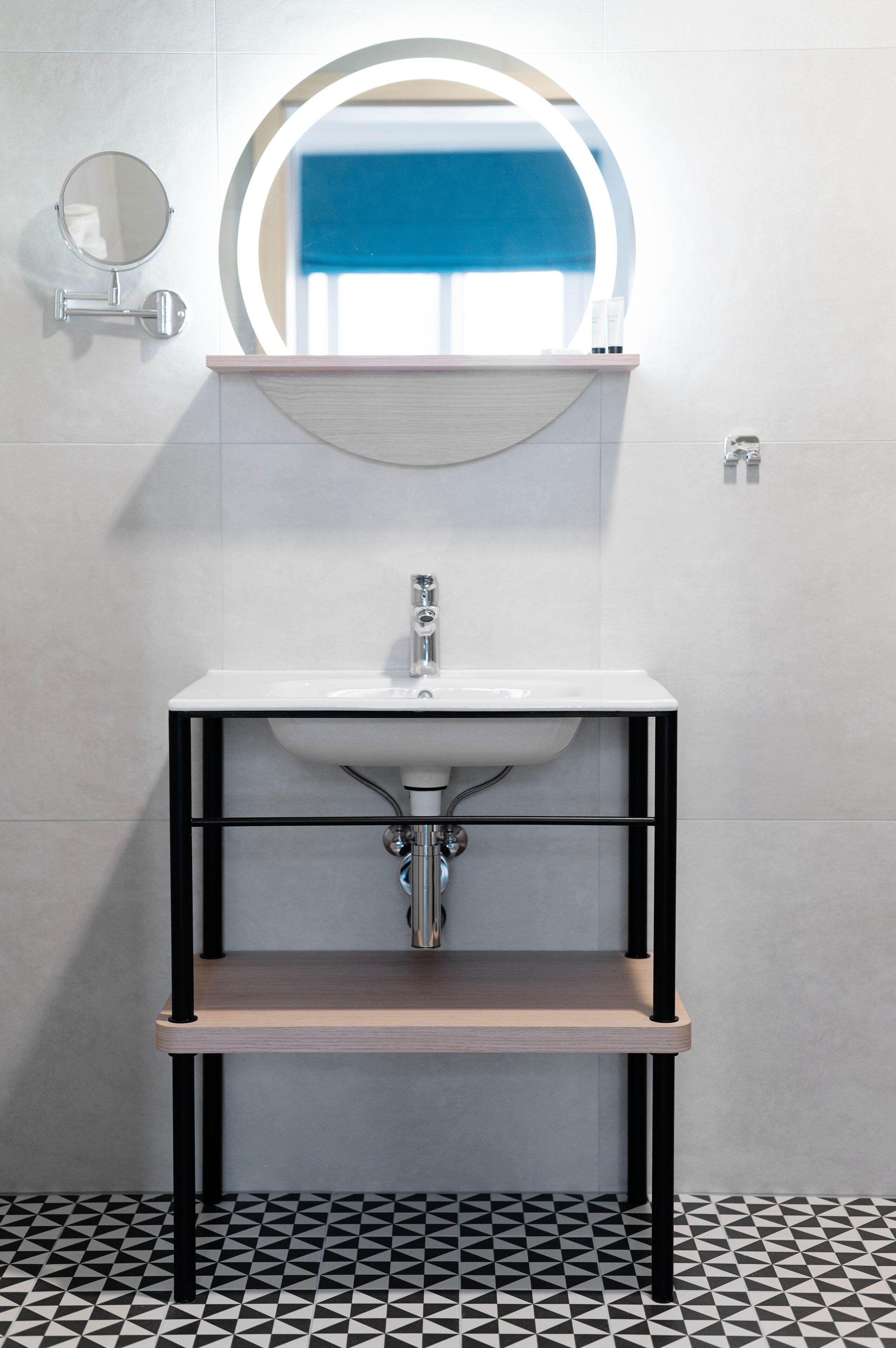 eco-friendly toiletries, hair dryer, towels