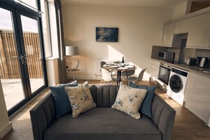 Apartamento estándar, baño privado (Kingfisher) | Restaurante