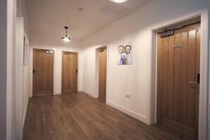 Lobby - Herongate Apartments (Hungerford)