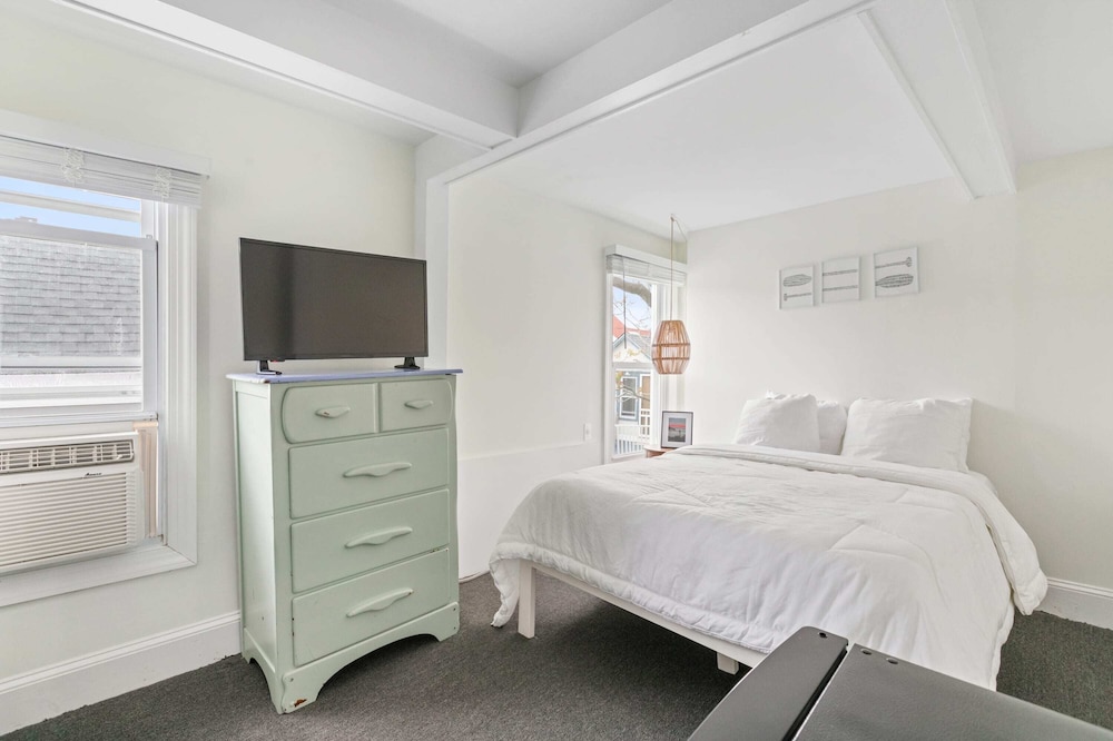 The Melrose, 2B- Private Bed & Bath