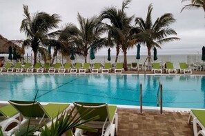 Pool - Paradise in Key Colony with Cabana Beach Access (Key Colony Beach)