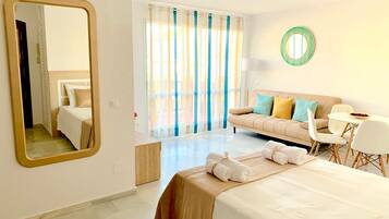 In-room safe, iron/ironing board, WiFi, bed sheets