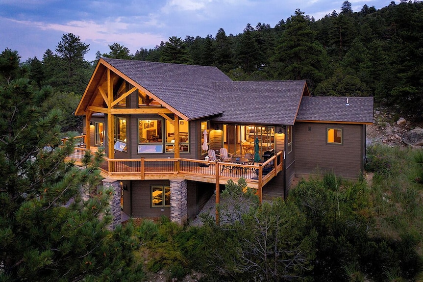 Timber Frame Cabin Exterior