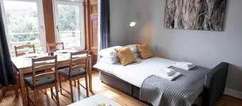 ☆ Bright, Modern West-End Apartment ☆