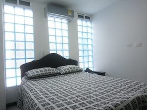 1 camera, Wi-Fi, lenzuola