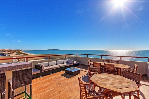 villa, or condo)Nearby attractions (such as beaches or parks)