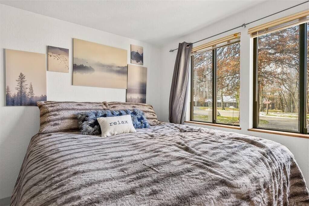 1 bedroom, iron/ironing board, travel crib, WiFi