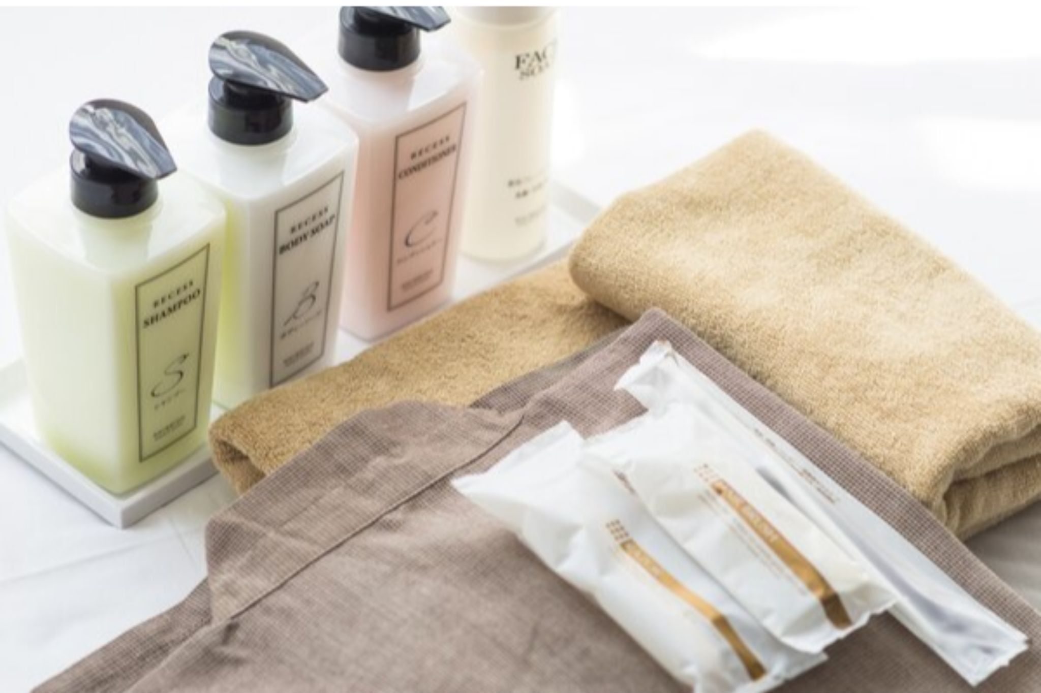 Hårføner og håndklær