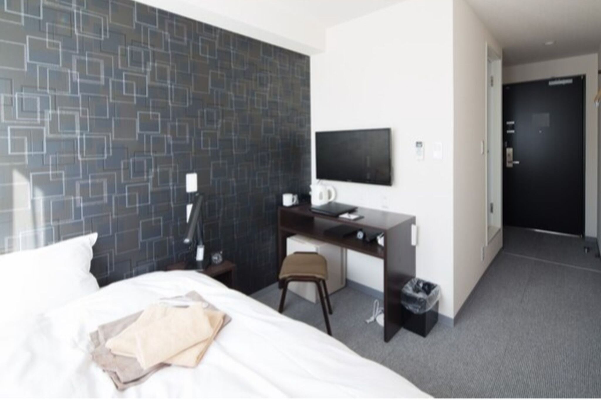 1 soverom, skrivebord, strykejern/-brett og wi-fi (inkludert)