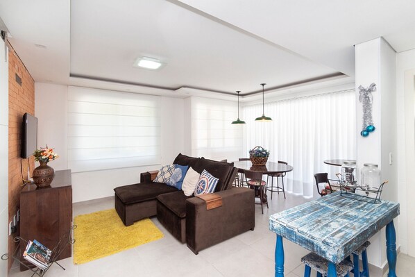 Apartment | Living area | 1-inch TV with digital channels