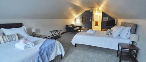 1 bedroom, desk, iron/ironing board, WiFi