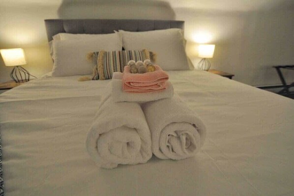 1 bedroom, desk, iron/ironing board, WiFi