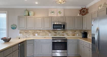 Great Rates for Pet Friendly, Gulf Front, North Cape Beach Paradise
