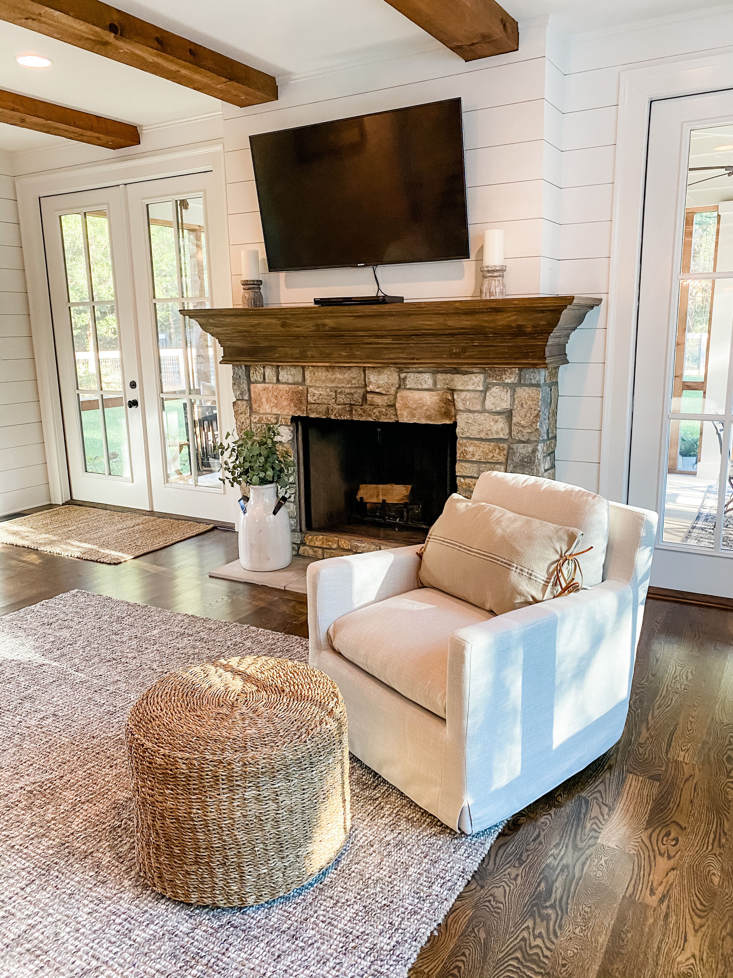 Luxury Private 18 Acre Farmhouse Near Franklin