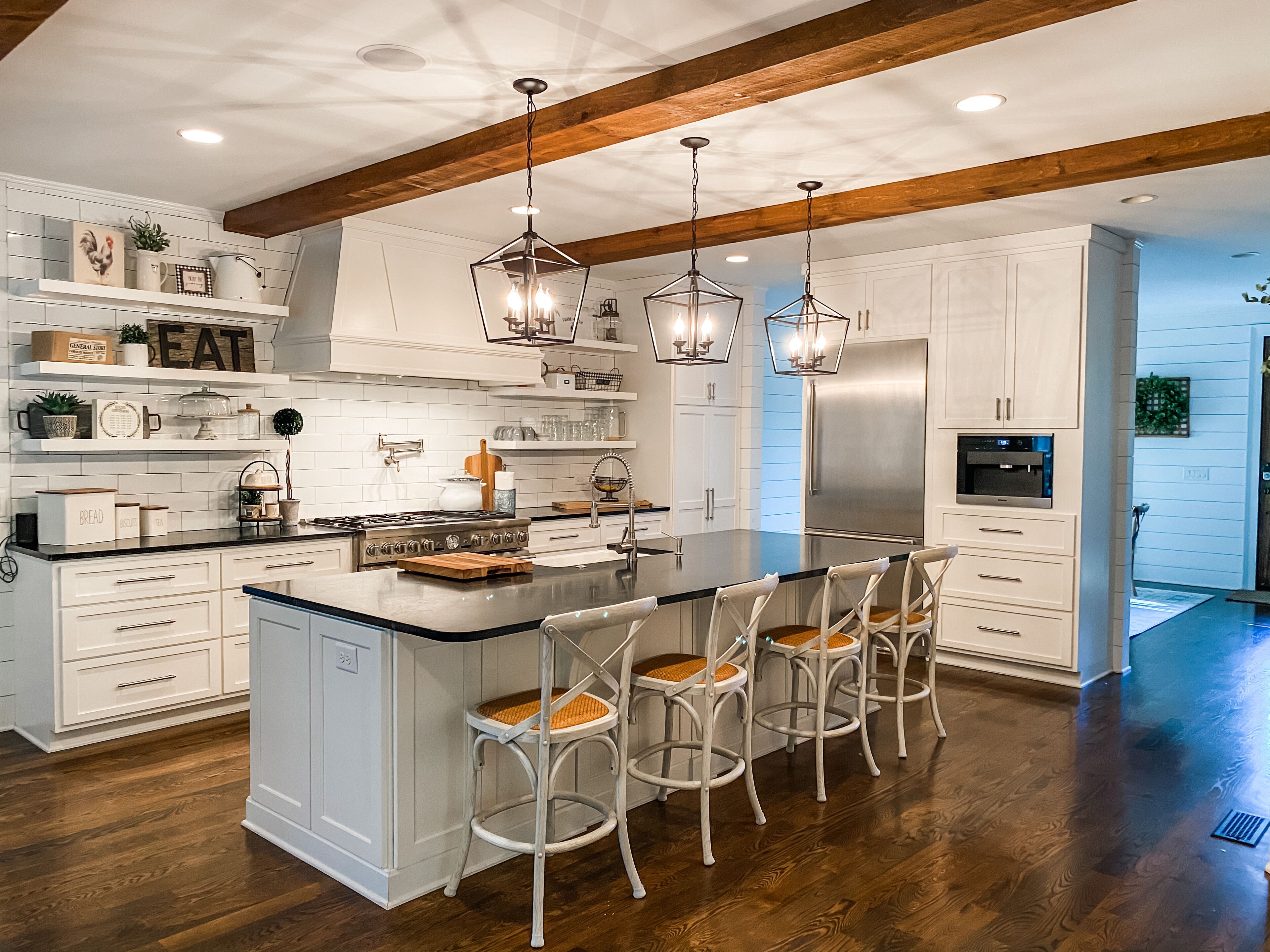 Luxury Private 18 Acre Farmhouse Near Franklin