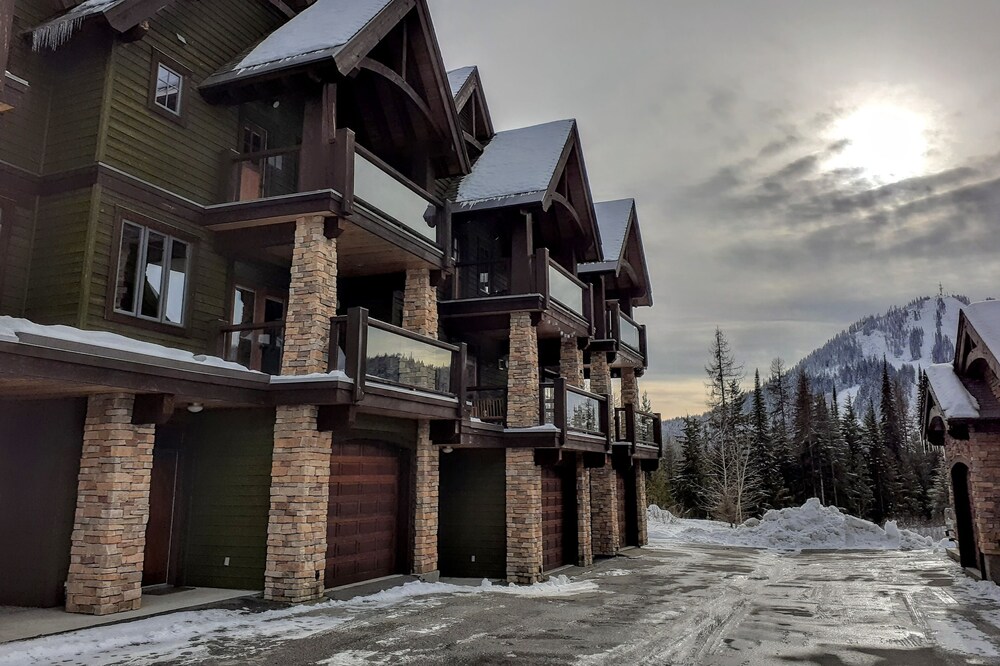 Summit View Chalet at RED Resort - EV Charger