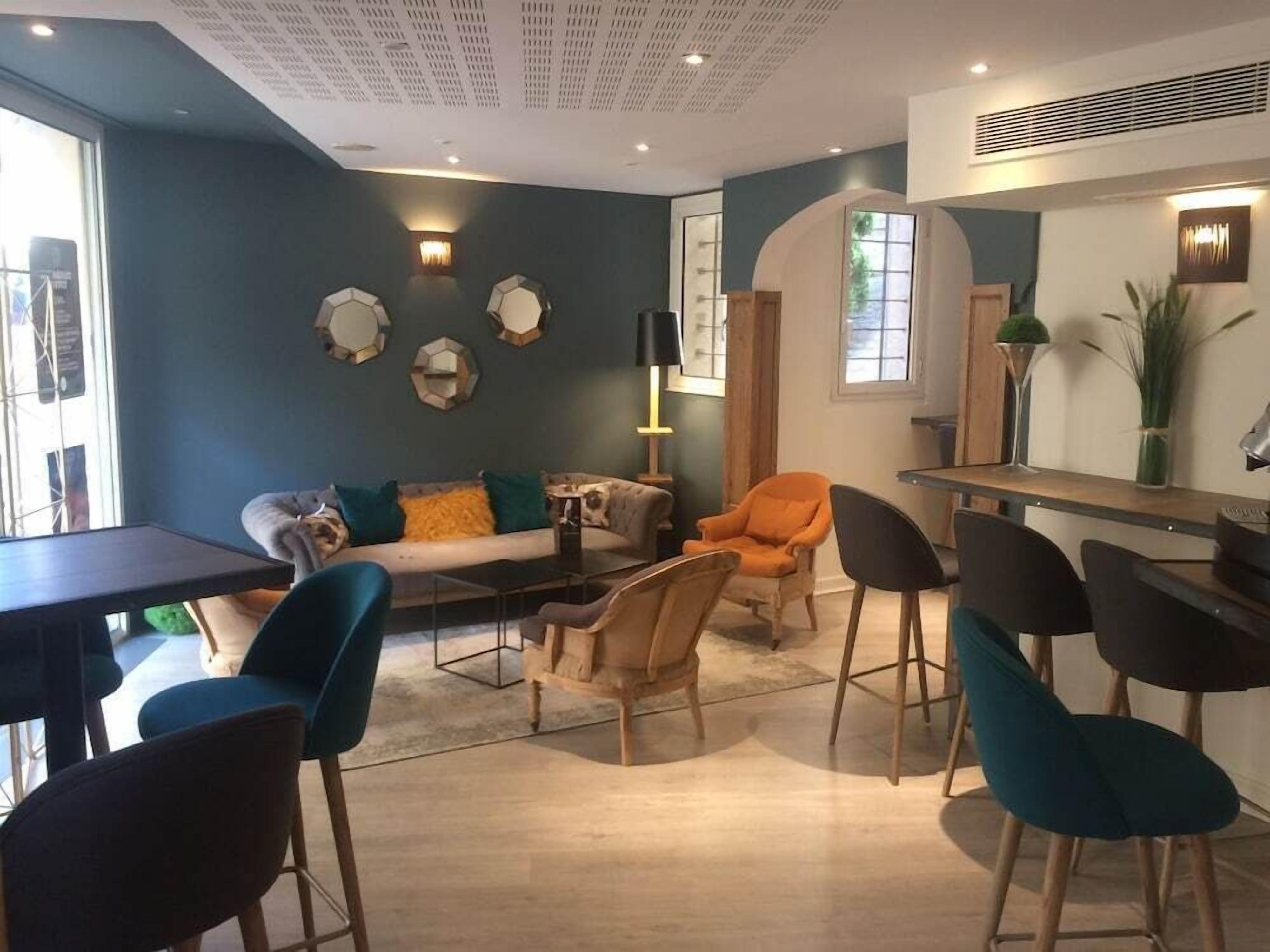 المنشأة من الداخل