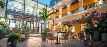 Palacio Provincial San Juan, Curio Collection by Hilton