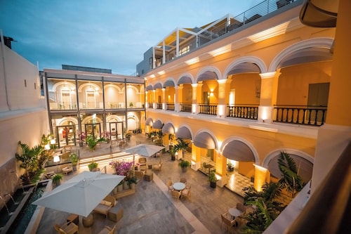 Palacio Provincial San Juan, Curio Collection by Hilton