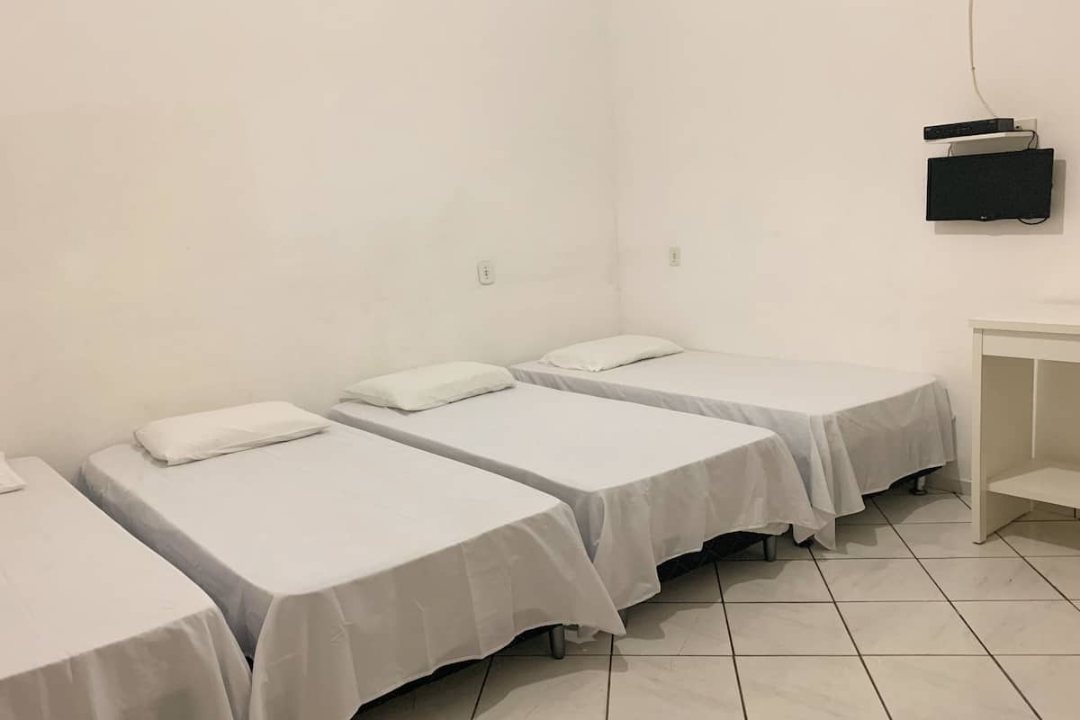 Quadruple Room | Minibar, free WiFi, bed sheets