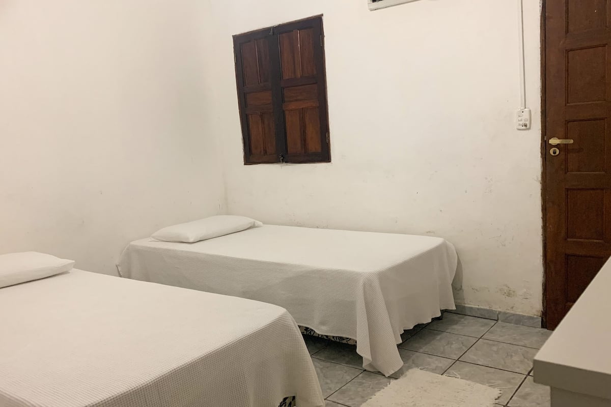 Twin Room | Minibar, free WiFi, bed sheets