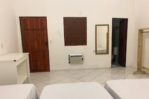 Quadruple Room | Minibar, free WiFi, bed sheets