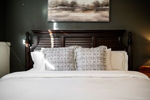 10 habitaciones, tabla de planchar con plancha, wifi y ropa de cama 