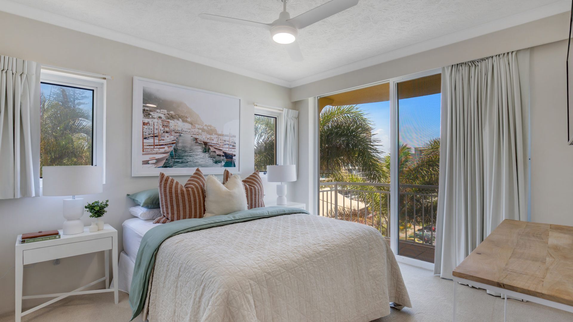 Orion 2 - Beachfront Rainbow Bay Coolangatta - All Linen Supplied - Min. 3 night stays year round! — image 10