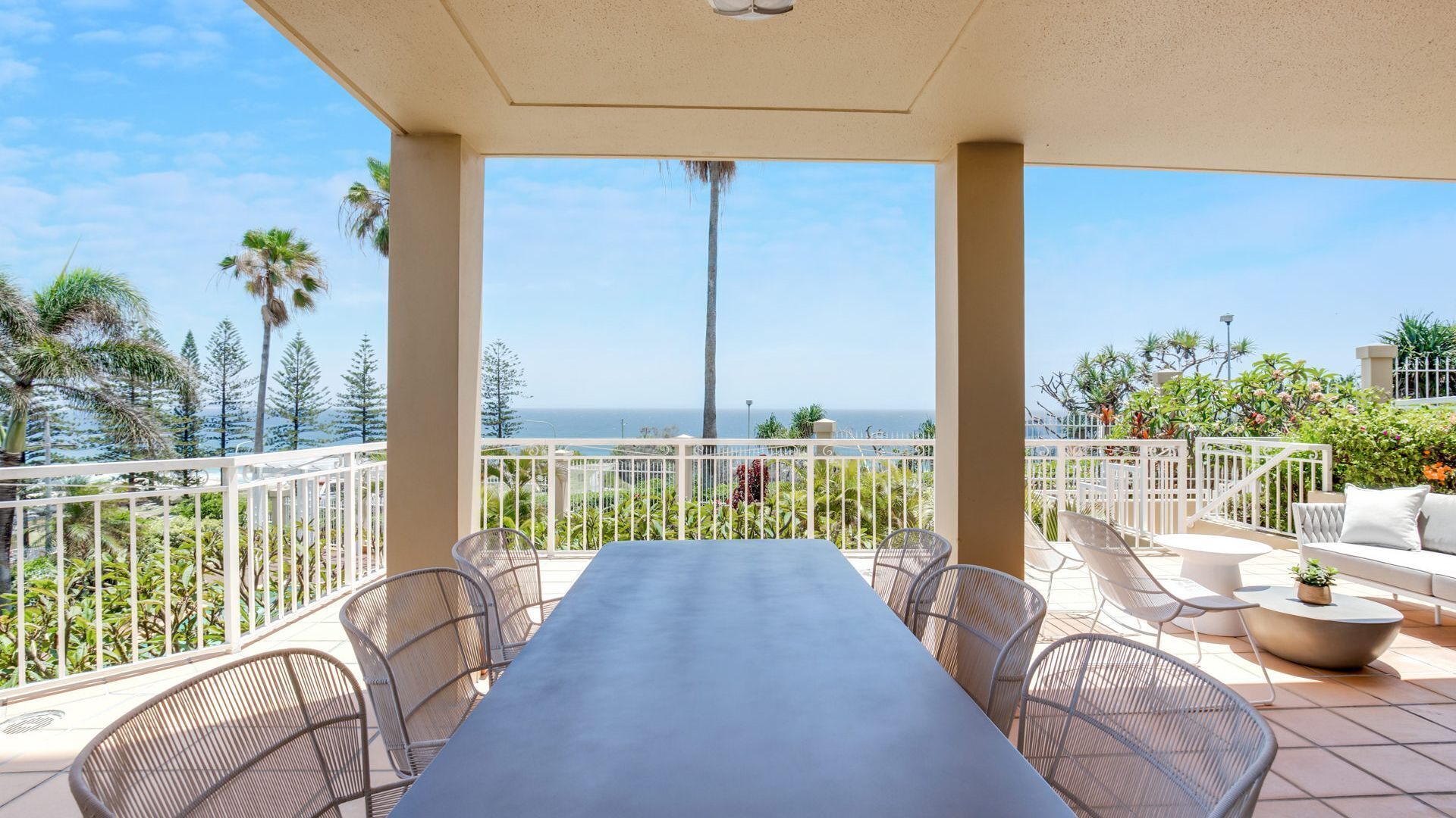Orion 2 - Beachfront Rainbow Bay Coolangatta - All Linen Supplied - Min. 3 night stays year round! — image 3