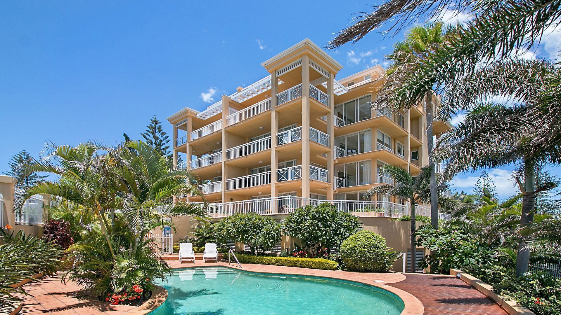 Orion 2 - Beachfront Rainbow Bay Coolangatta - All Linen Supplied - Min. 3 night stays year round! — image 5