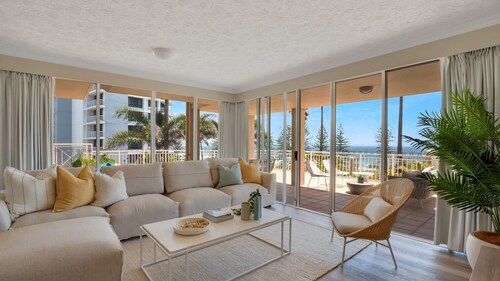 Orion 2 - Beachfront Rainbow Bay Coolangatta - All Linen Supplied - Min. 3 night stays year round!