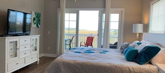 Beautiful views! W/Pool, pet friendly
