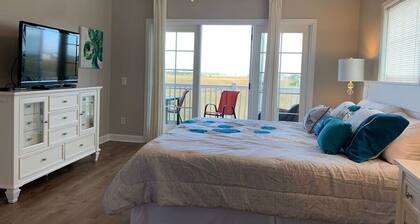 Beautiful views! W/Pool, pet friendly