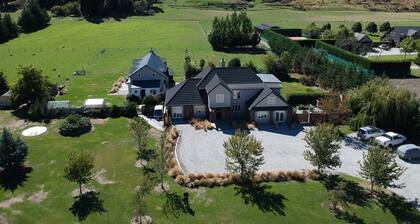 Queenstown Country Lodge - Boutique Accommodation