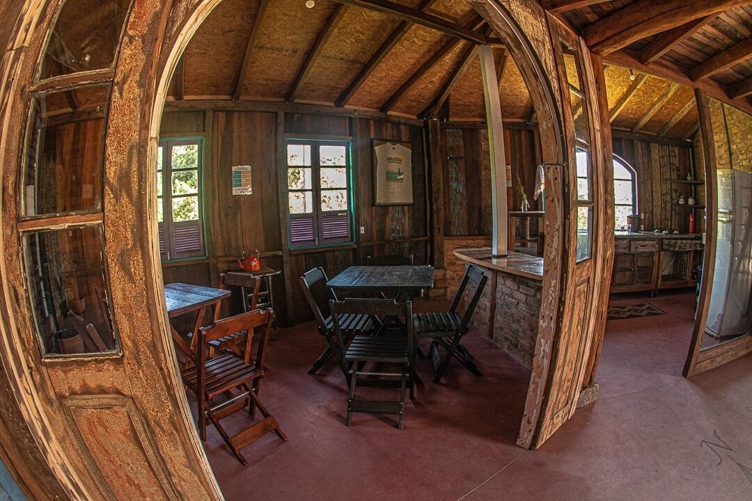 Octagonal house in demolition wood (OkaMauna)