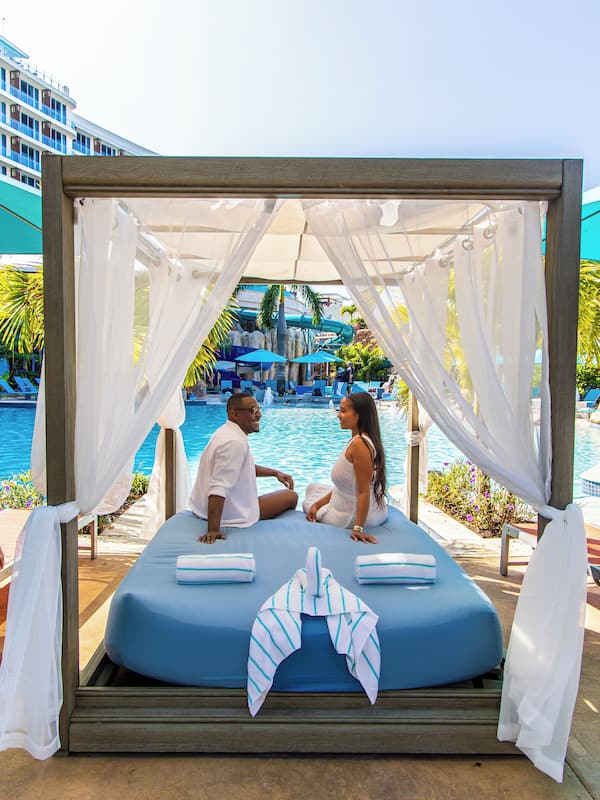 4 outdoor pools, open 7:00 AM to 8:00 PM, cabanas (surcharge)