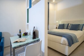 1 bedroom, in-room safe, iron/ironing board, travel cot - Style Apartment in Sorrento Centre (Sorrento)