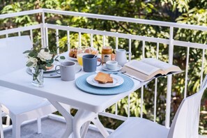 Outdoor dining - Style Apartment in Sorrento Centre (Sorrento)