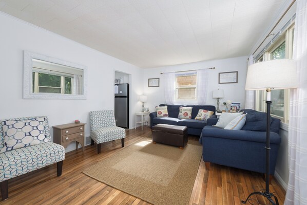 Flachbildfernseher, DVD-Player