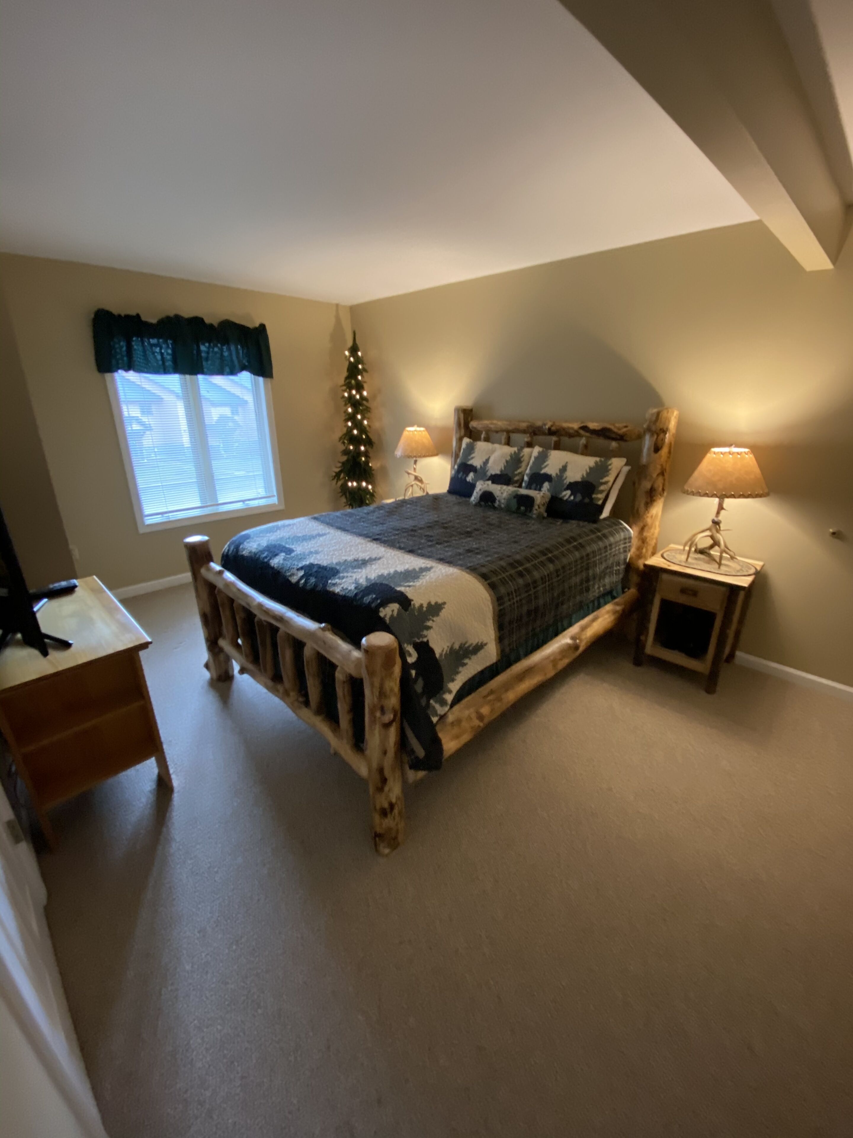 3 chambres, fer et planche à repasser, Wi-Fi, draps fournis