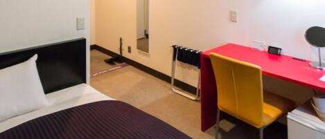 1 dormitorio, escritorio, tabla de planchar con plancha y wifi gratis