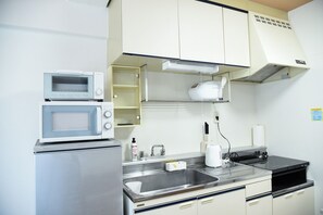 雪櫃、微波爐、爐具、廚房用具/餐具/器皿